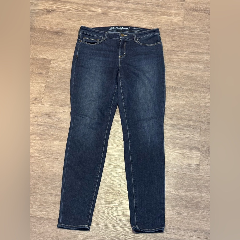 Eddie Bauer Slightly Curvy Skinny Jeans | Dark Wash | Size 8